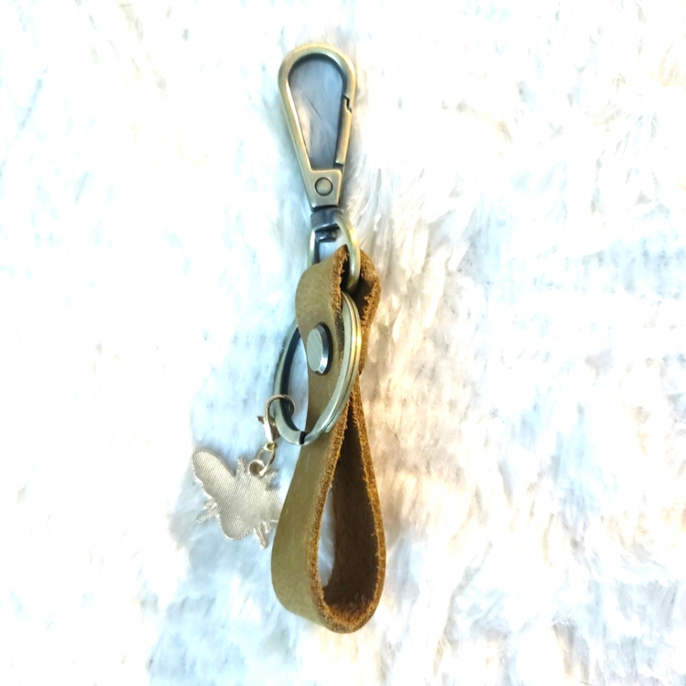 Genuine Natural Tan Leather key holder with Bee charm - Picture 2 of 6